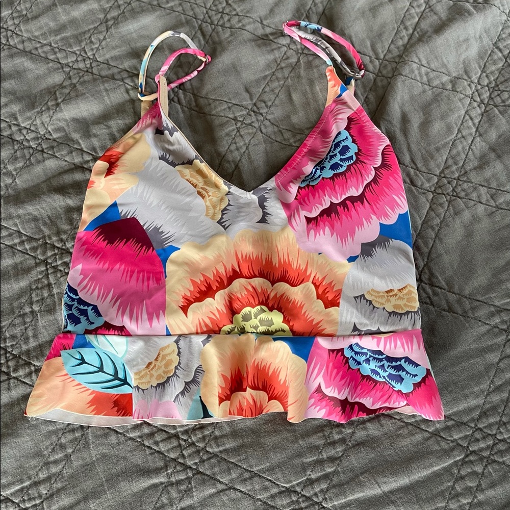 Kortni Jeane scoop back top